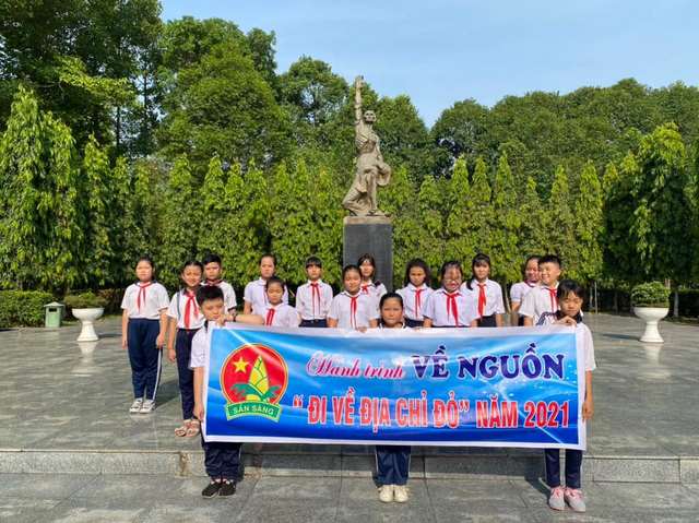 Hành trình về nguồn "Khu di tích nhà tù Phú Lợi"