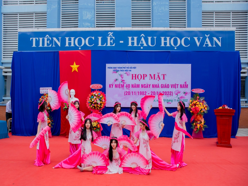 Họp mặt kỷ niệm 40 năm ngày Nhà giáo Việt Nam (20/11/1982-20/11/2022)