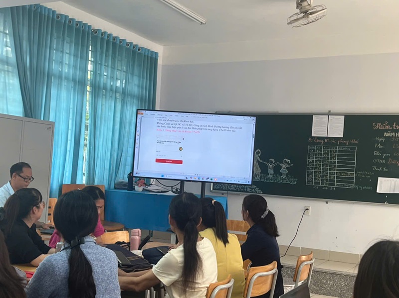 Trường THCS Hiệp An triển khai lấy ý kiến đối với dự thảo sửa đổi, bổ sung Hiến pháp năm 2013 thông qua ứng dụng VNeID
